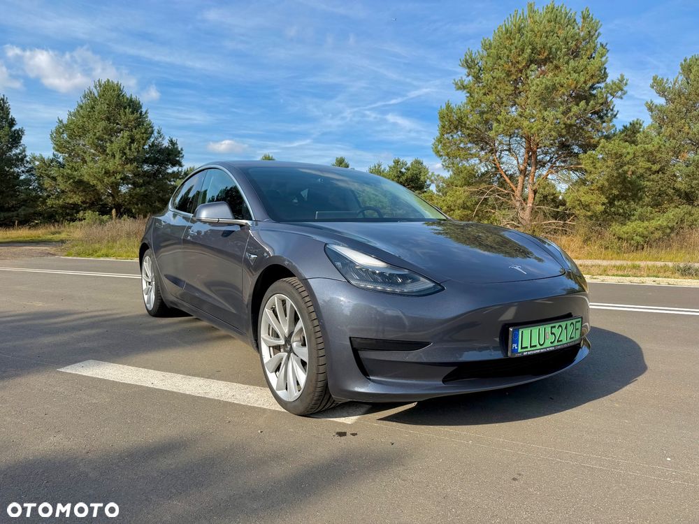 Tesla Model 3 - 1