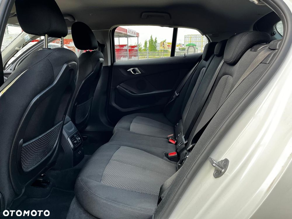 BMW Seria 1 118i - 17