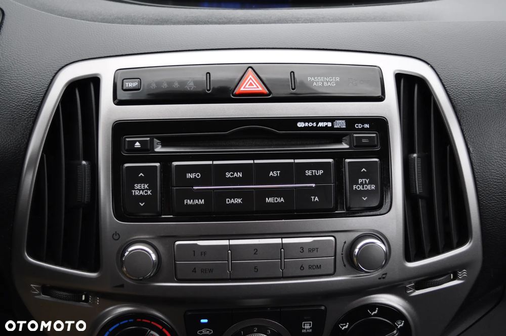 Hyundai i20 1.2 Fifa World Cup Edition - 27