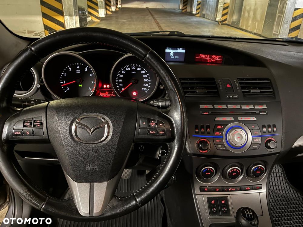 Mazda 3 1.6 Exclusive + - 9