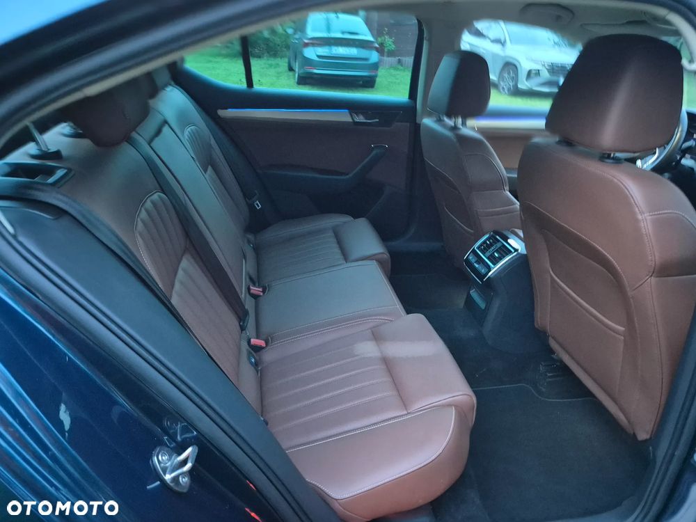 Skoda Superb 2.0 TDI SCR L&K DSG - 19