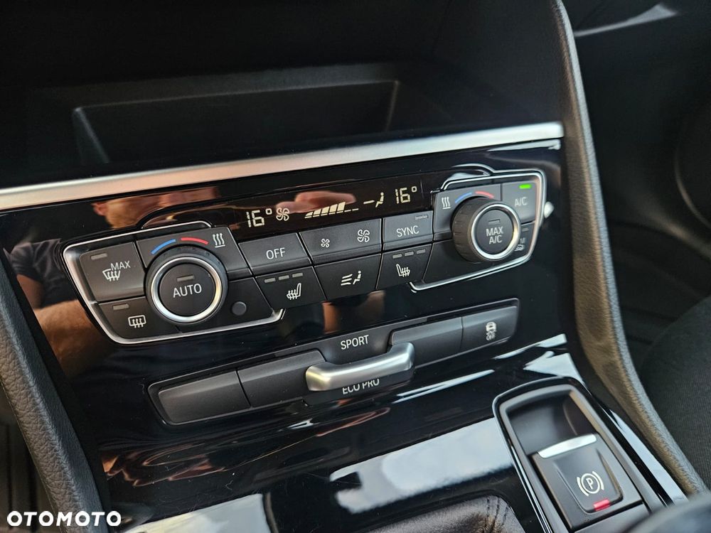 BMW Seria 2 216i - 24