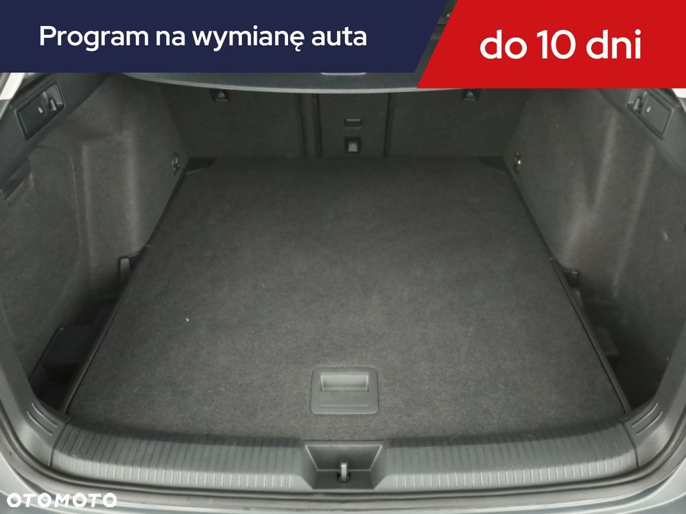 Volkswagen Golf Variant - 11
