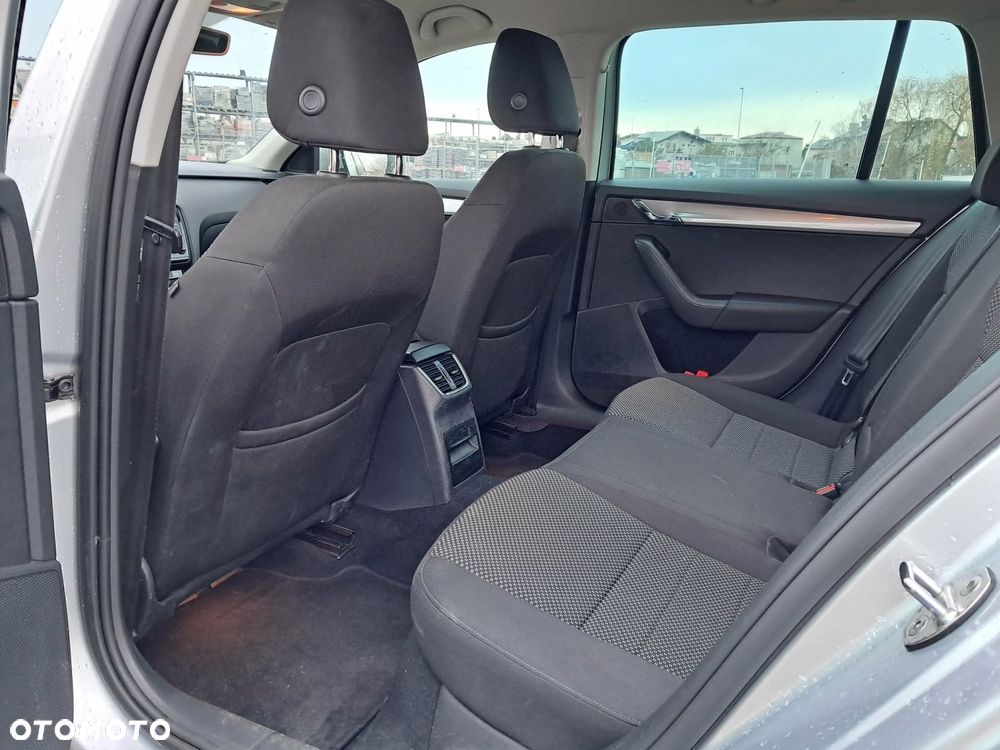 Skoda Octavia 1.6 TDI (Green tec) 4x4 Ambition - 11