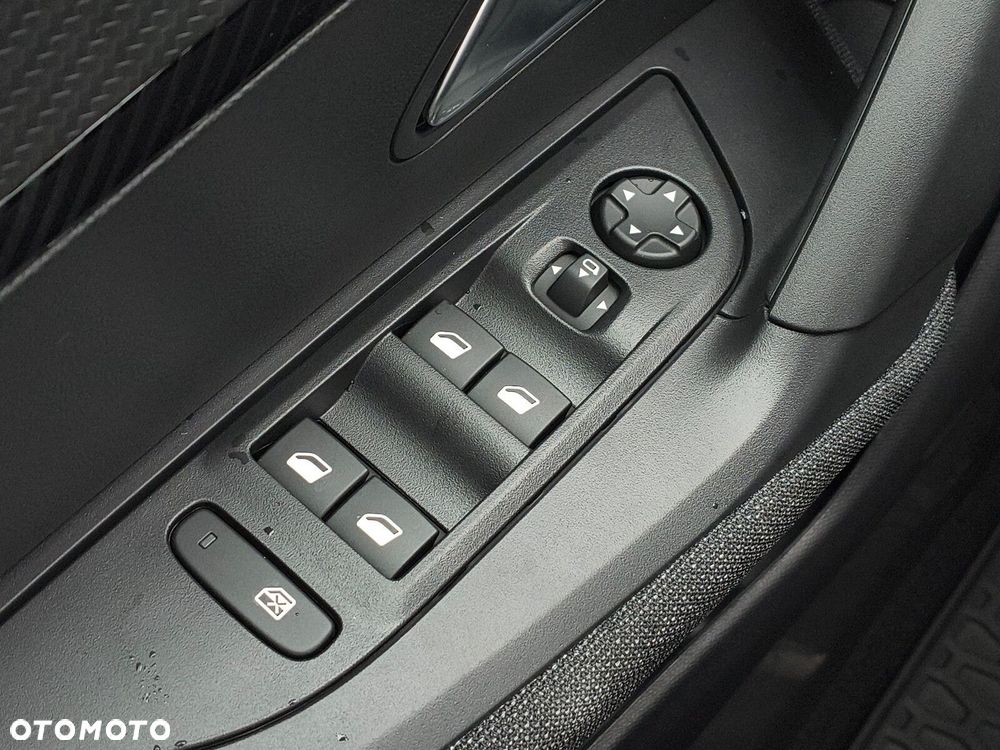Peugeot 2008 PureTech 100 Business S&S BVM6 - 21