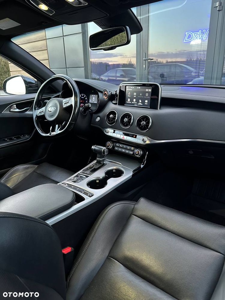 Kia Stinger - 15