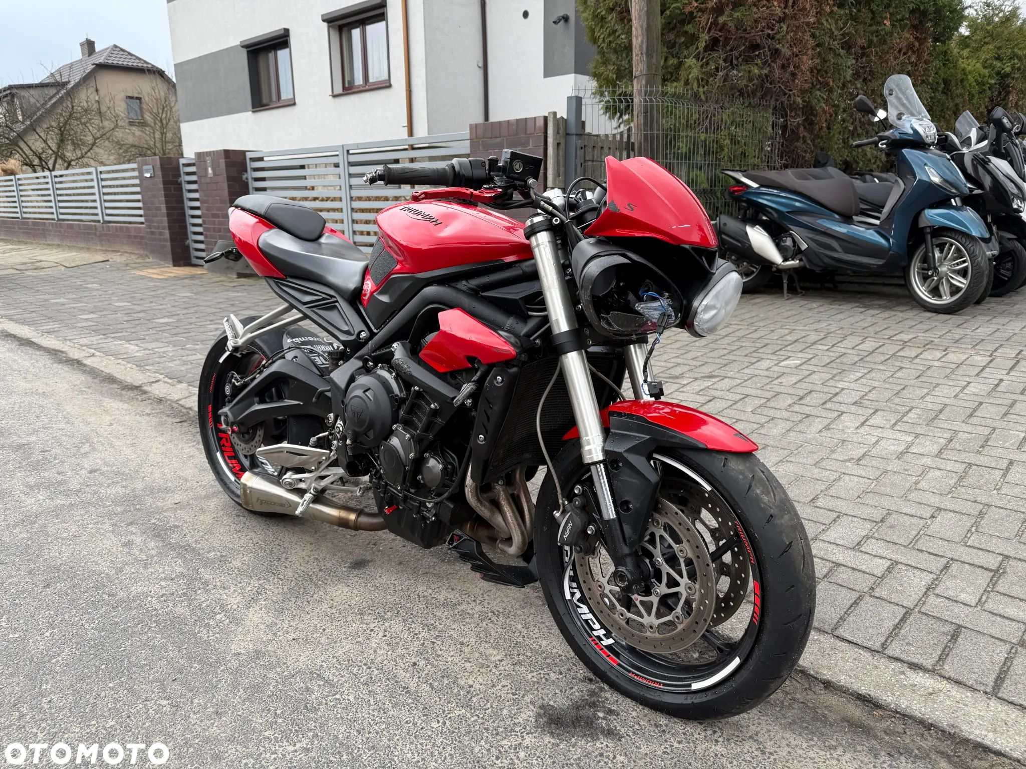 Triumph Street Triple - 1