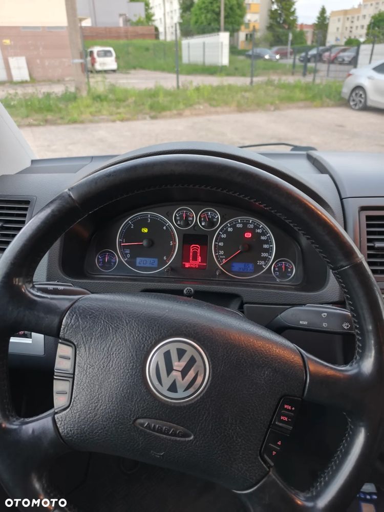 Volkswagen Multivan - 8