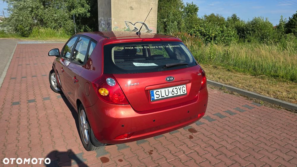 Kia Ceed 2.0 crdi Optimum + - 5