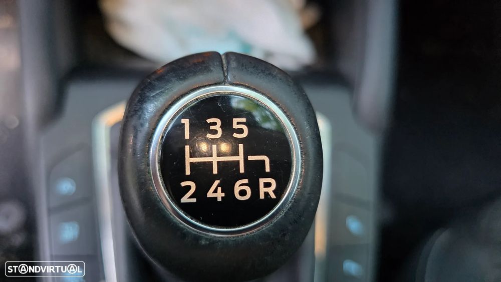 Ford Focus 1.0 EcoBoost S&S ST-LINE X - 30