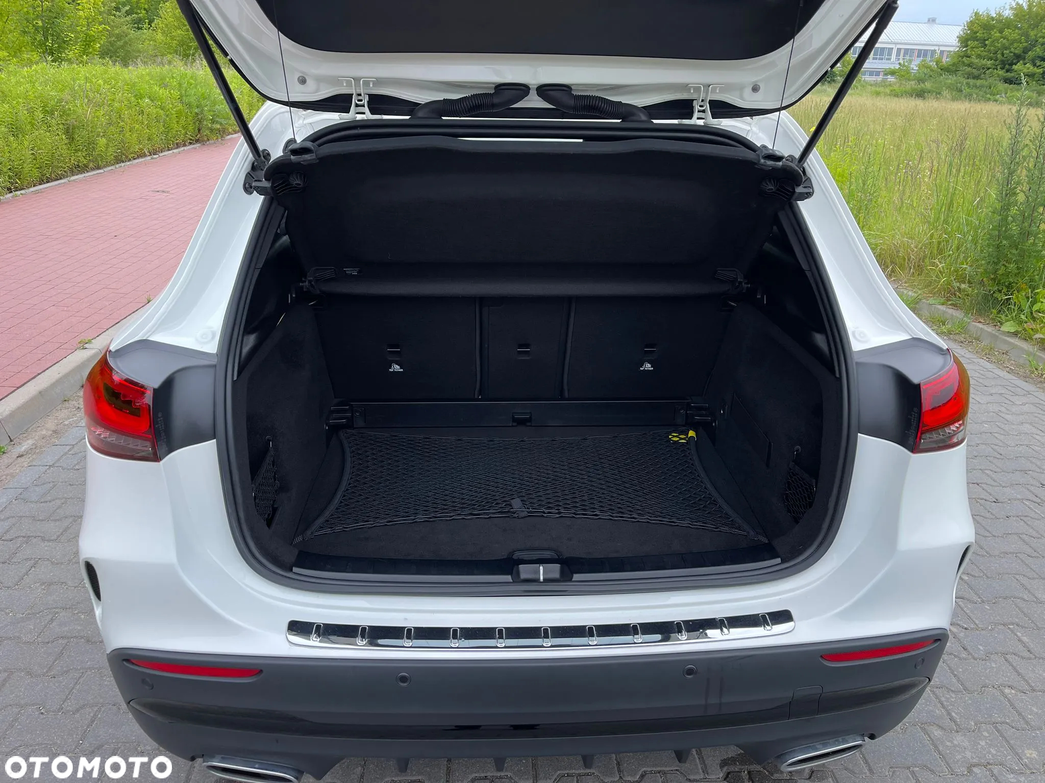 Mercedes-Benz GLA 250 4-Matic AMG Line - 14