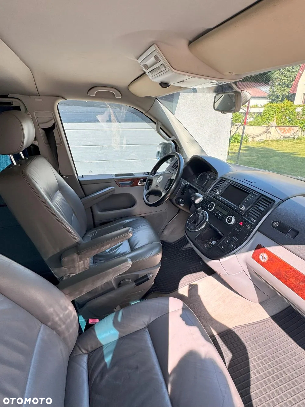 Volkswagen Multivan - 10