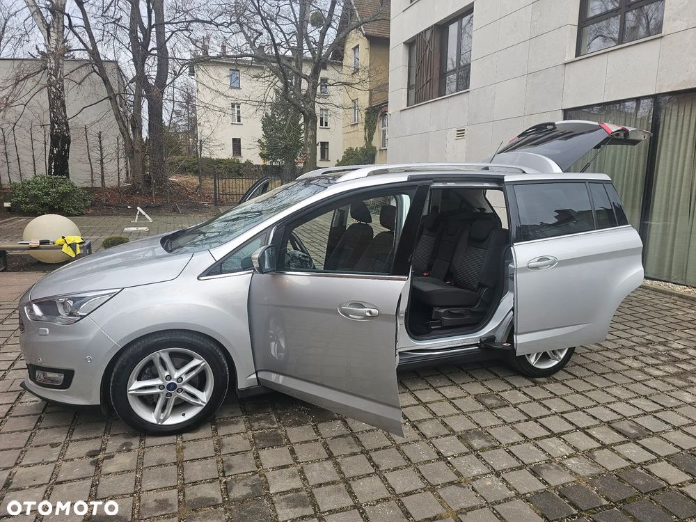 Ford Grand C-MAX - 26