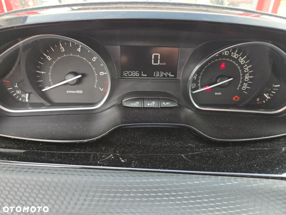 Peugeot 208 1.2 PureTech Allure S&S - 13