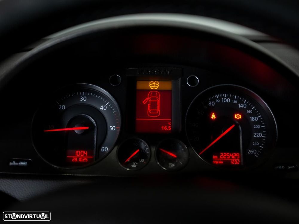 VW Passat Variant - 19