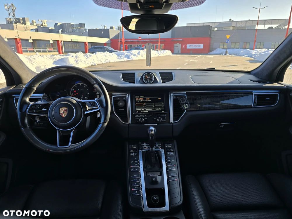 Porsche Macan Turbo - 19