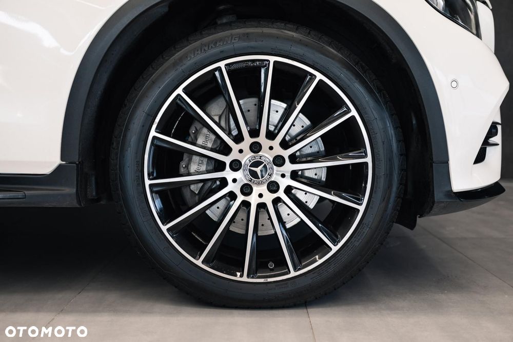 Mercedes-Benz GLC 220 d 4Matic 9G-TRONIC AMG Line - 35