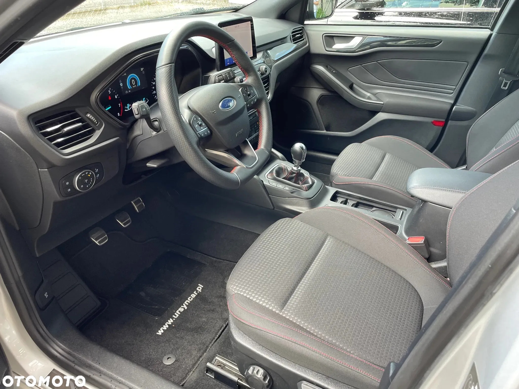 Ford Focus 1.0 EcoBoost Hybrid ST-LINE - 4