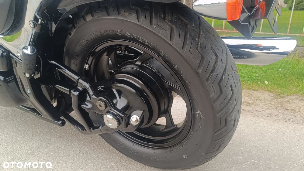 Suzuki Intruder - 15