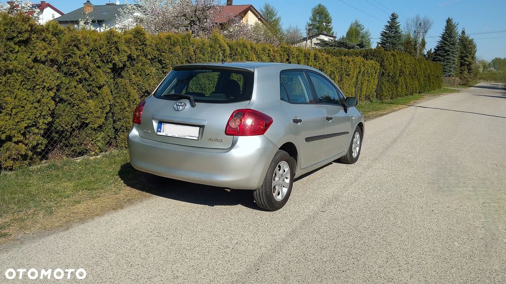 Toyota Auris 1.4 D-4D Terra - 6