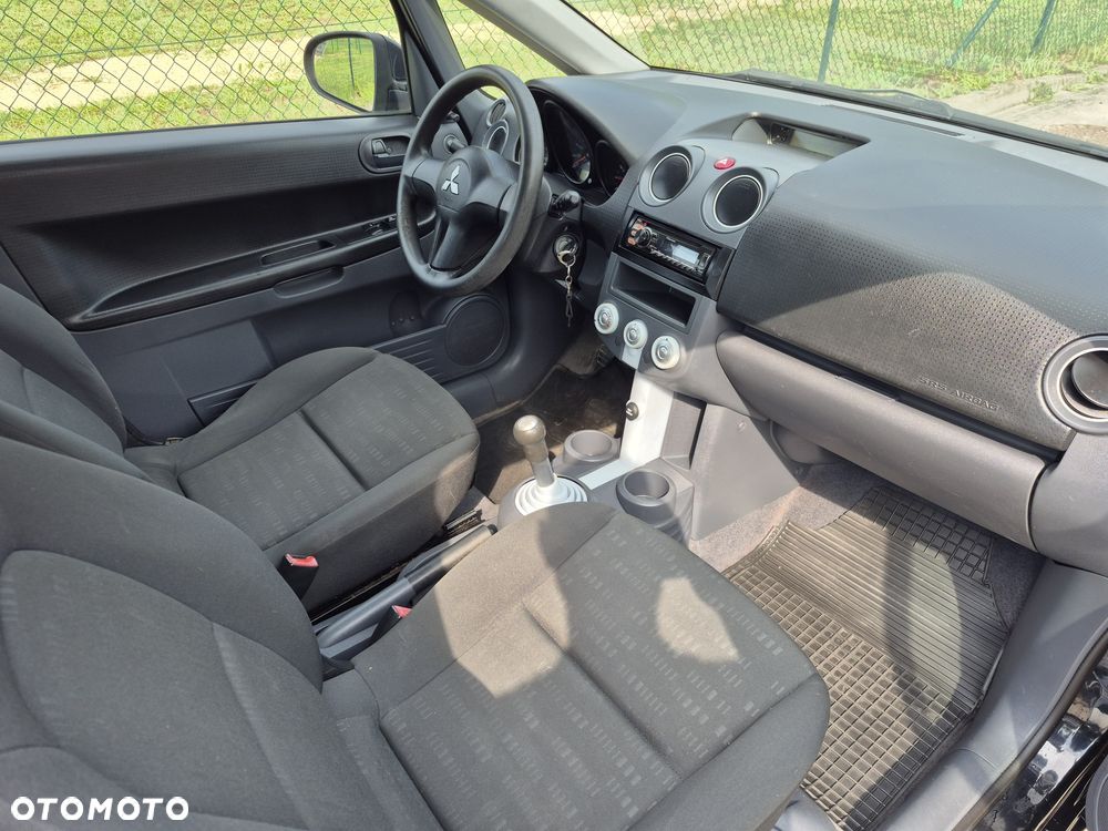 Mitsubishi Colt - 7