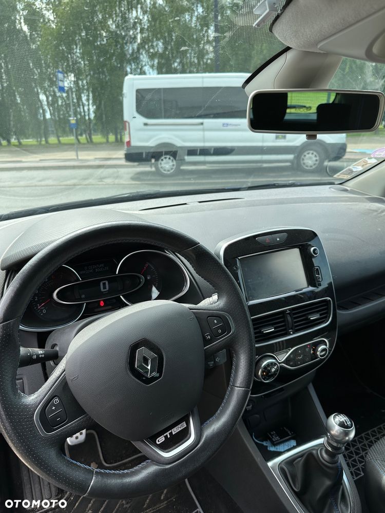 Renault Clio - 10