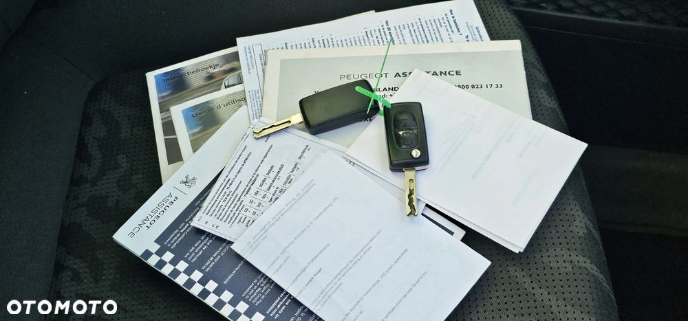 Peugeot 3008 1.6 HDi Premium - 33