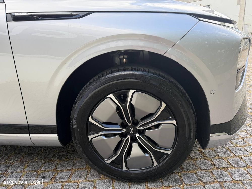 Xpeng G9 98 kWh Long Range + Pack Premium - 18