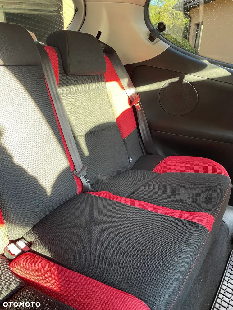 Peugeot 207 1.4 HDi Presence - 9