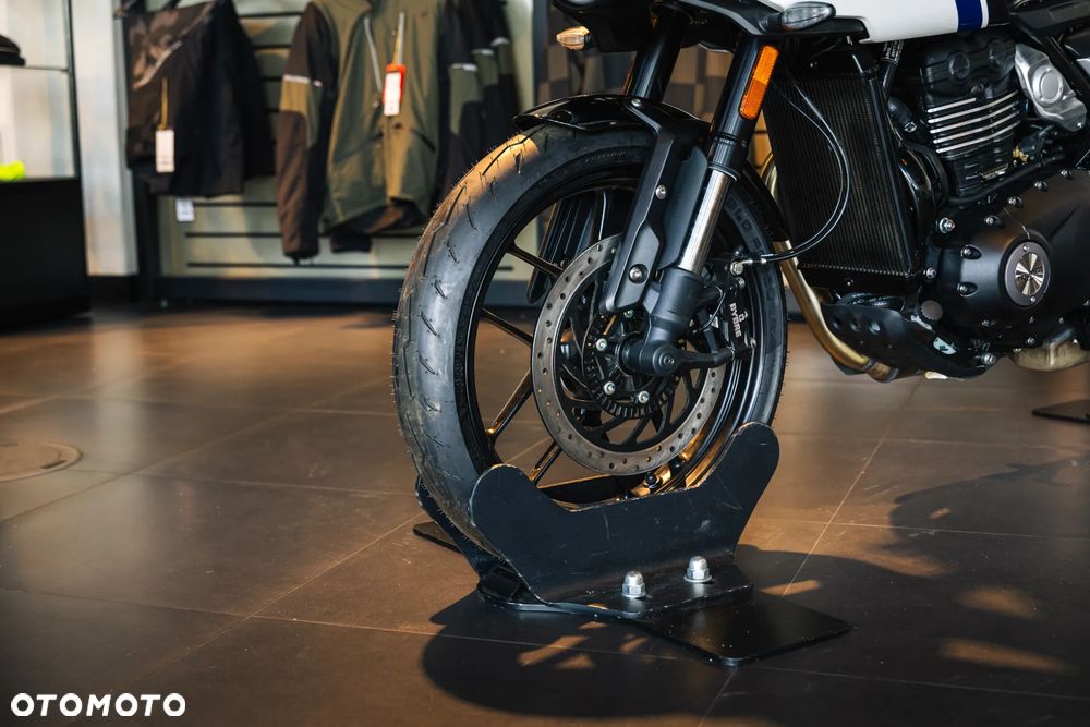 Triumph Thruxton - 6