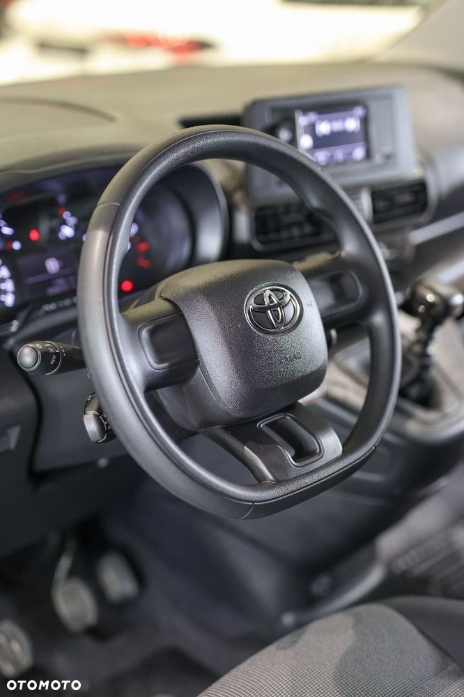 Toyota Proace City - 24