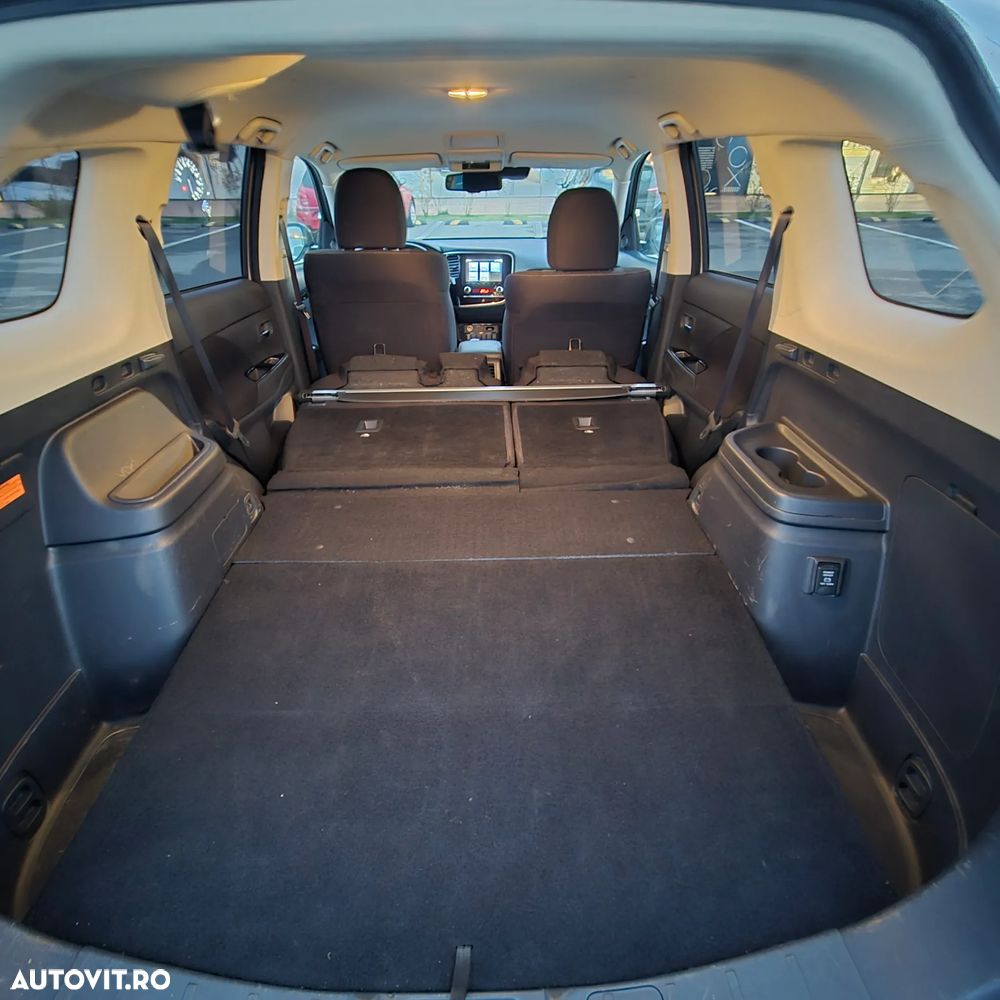 Mitsubishi Outlander - 6