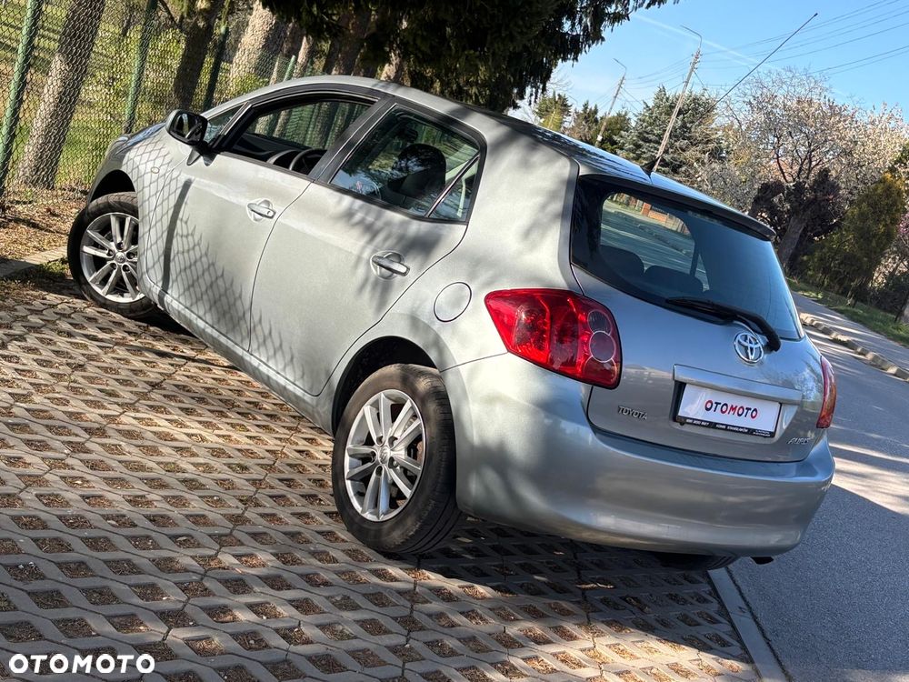 Toyota Auris 1.33 VVT-i Premium + - 14