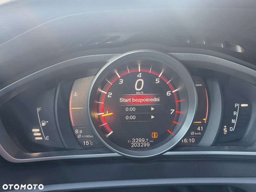 Volvo V40 - 25
