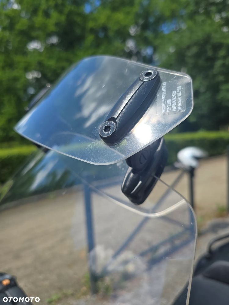 Kymco AK 550 - 8