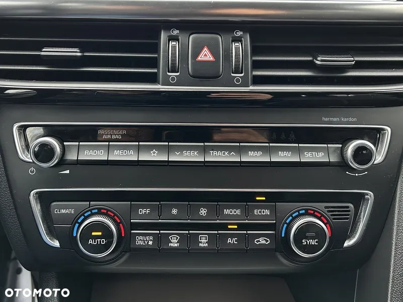 Kia Optima Plug-in Hybrid - 8