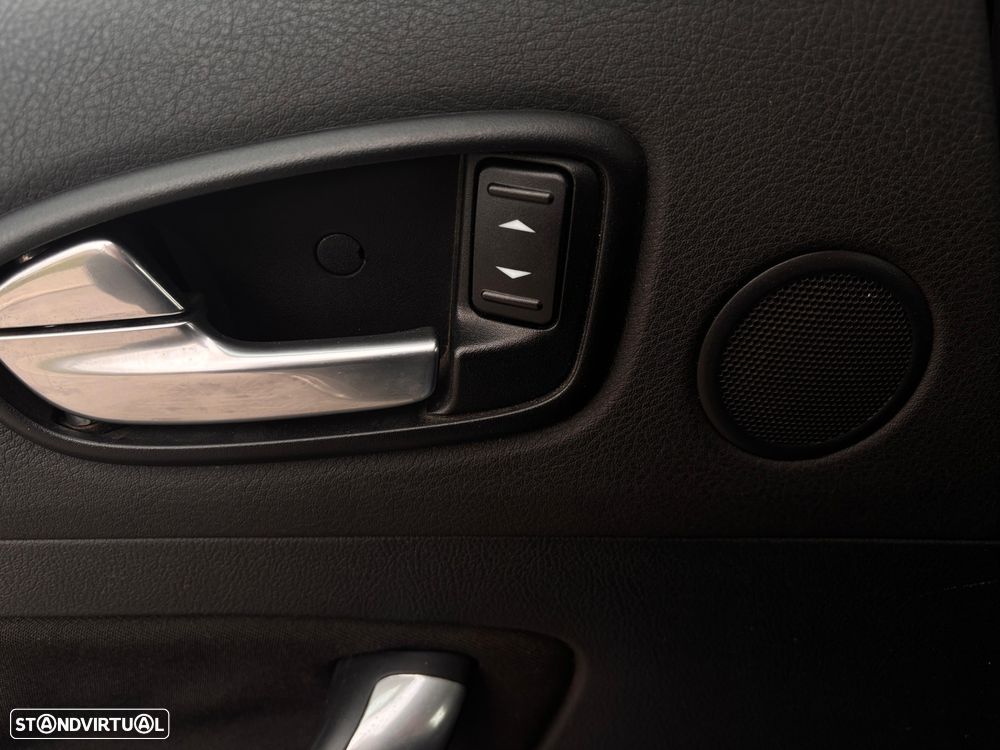 Ford Mondeo SW 1.8 TDCi Trend ECOnetic - 11