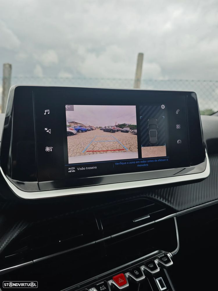 Peugeot 2008 1.2 PureTech Allure Pack EAT8 - 28