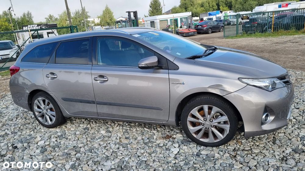 Toyota Auris - 1