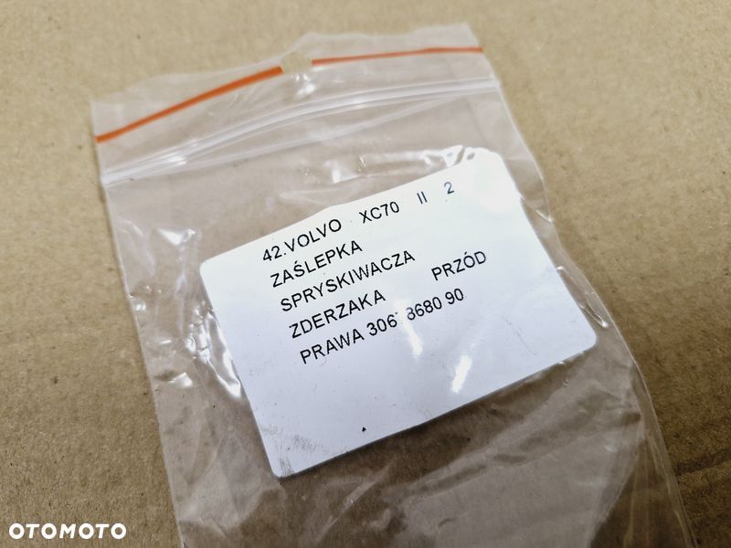 VOLVO XC70 II ZAŚLEPKA SPRYSKIWACZA ZDERZAKA PRAWY PRZÓD PRAWA PRZEDNIA 30678680 - 4