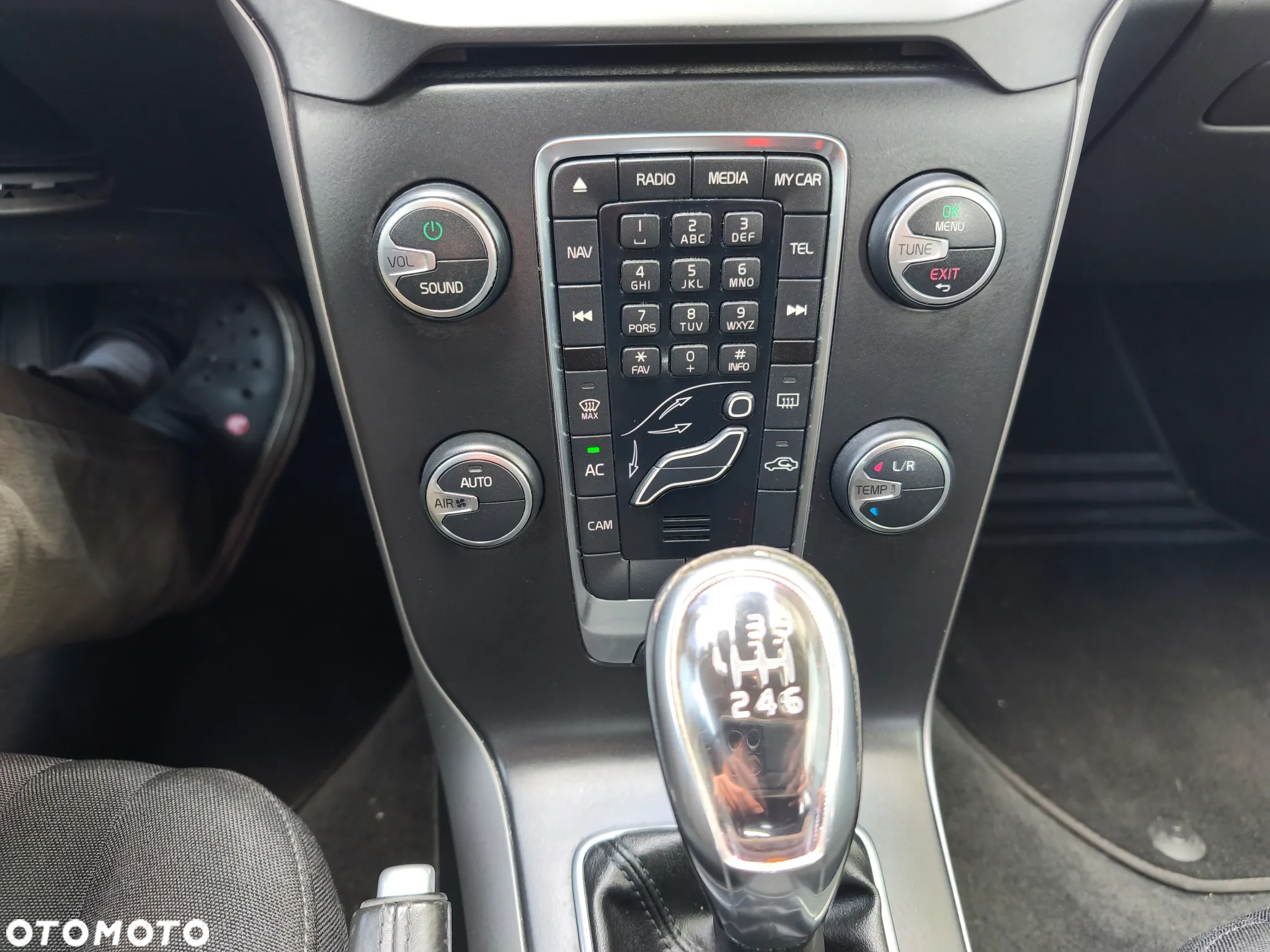Volvo V40 D2 Momentum - 10