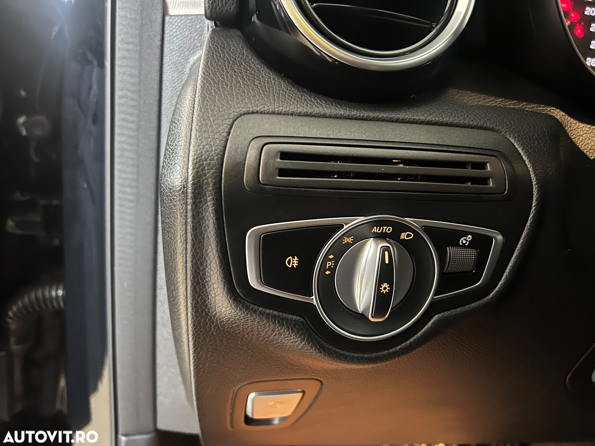 Mercedes-Benz GLC 220 d 4Matic 9G-TRONIC - 23