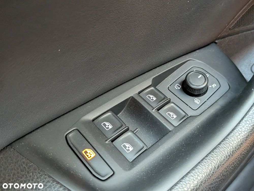 Volkswagen Arteon 2.0 TDI SCR R-Line DSG - 31