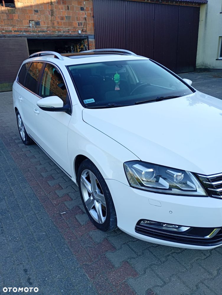 Volkswagen Passat - 12