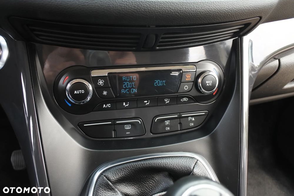 Ford Kuga 2.0 TDCi 2x4 Titanium - 15