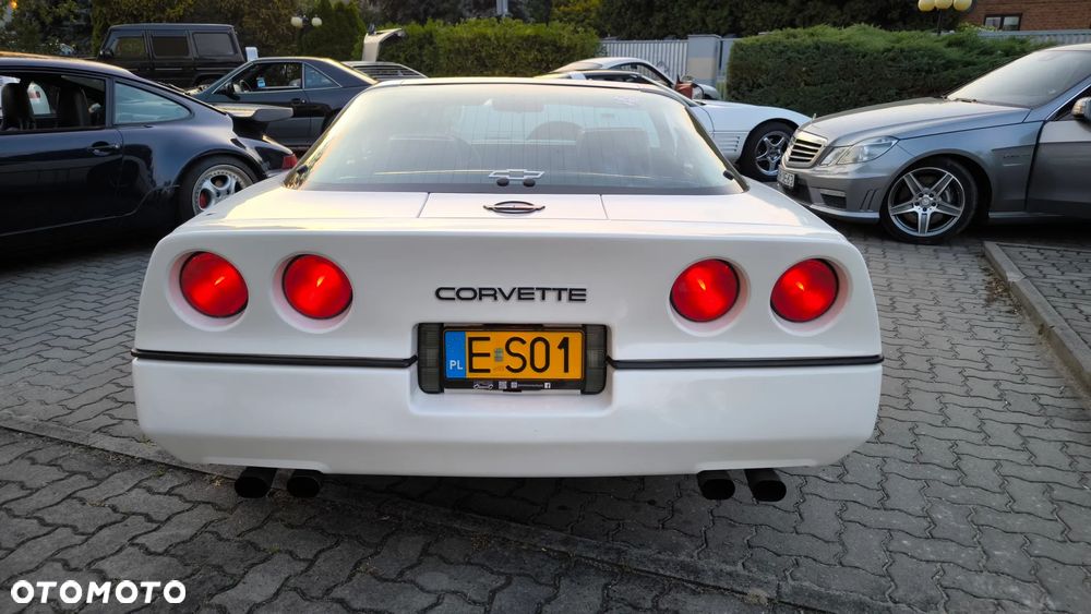 Chevrolet Corvette - 17