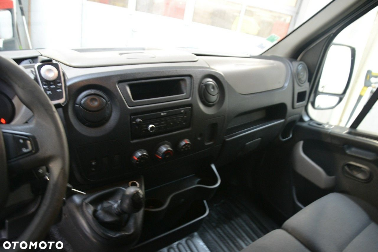 Nissan NV 400 - 17