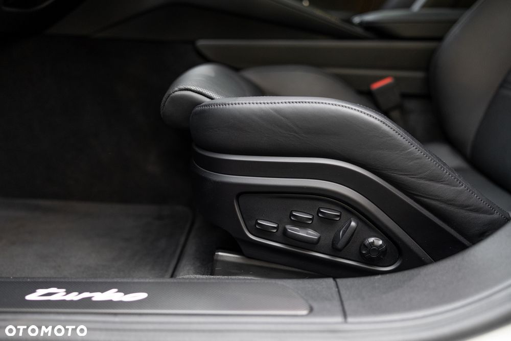 Porsche Panamera Turbo E-Hybrid PHEV - 39