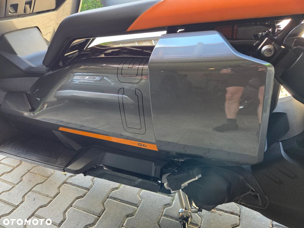 BMW CE 04 - 11