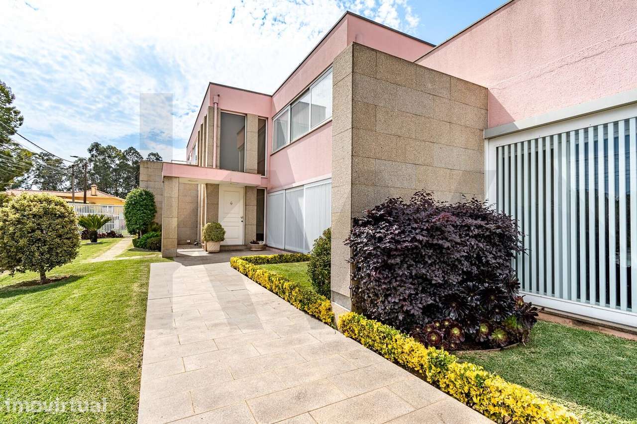 MORADIA V4 COM PISCINA EM ESPINHO - ANTA - Grande imagem: 2/32